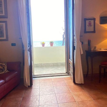 Nice Sicily Little Family Home アチレアーレ エクステリア 写真