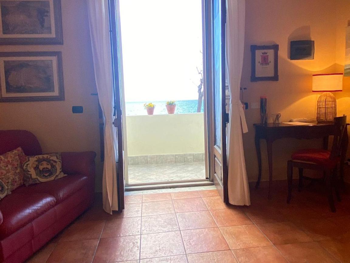 Nice Sicily Little Family Home アチレアーレ エクステリア 写真